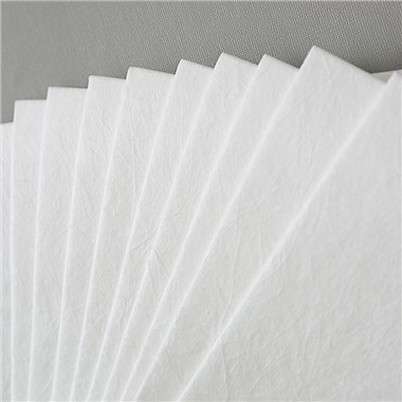 Lekárske vložky absorbujúce tekutiny